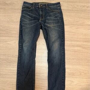 American Eagle Outfitters Men's Slim Straight Jeans in Dark Indigo Wash